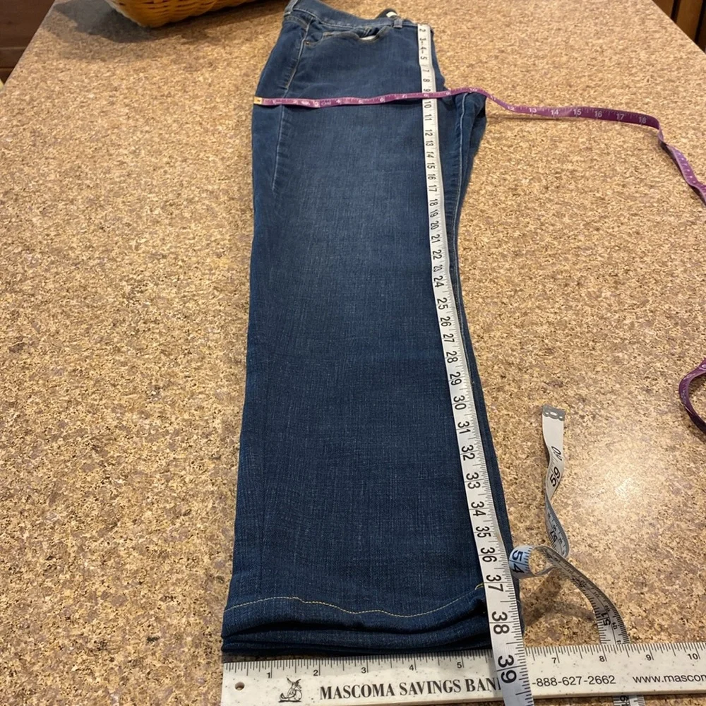 Levi’s Classic Blue Jeans 6  Tag says Bootcut? Hemmed? - Picture 17 of 17